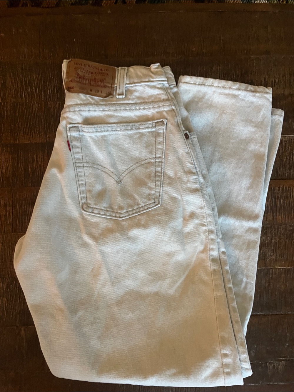 Vintage 1990s Levi’s 560 faded light blue